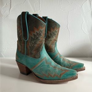 $525 Frye Turquoise-Green Leather Floral Embroidered Pull-On Heeled Cowboy Boots